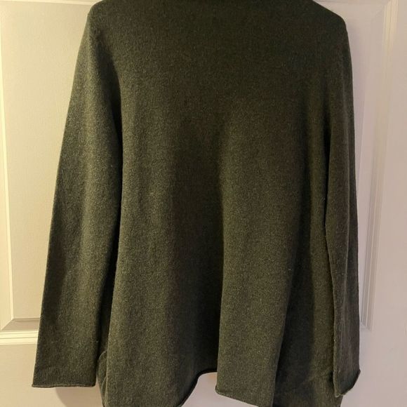 Women’s Olive Green Cashmere sweater size M Pink Pineapple - Picture 6 of 8